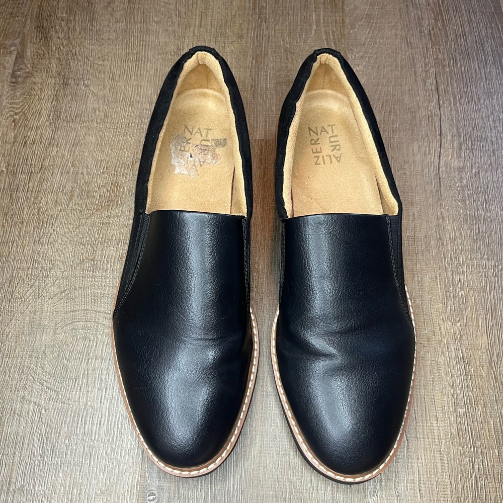 Naturalizer Black Faux Leather and Suede‎ Loafer 10M
